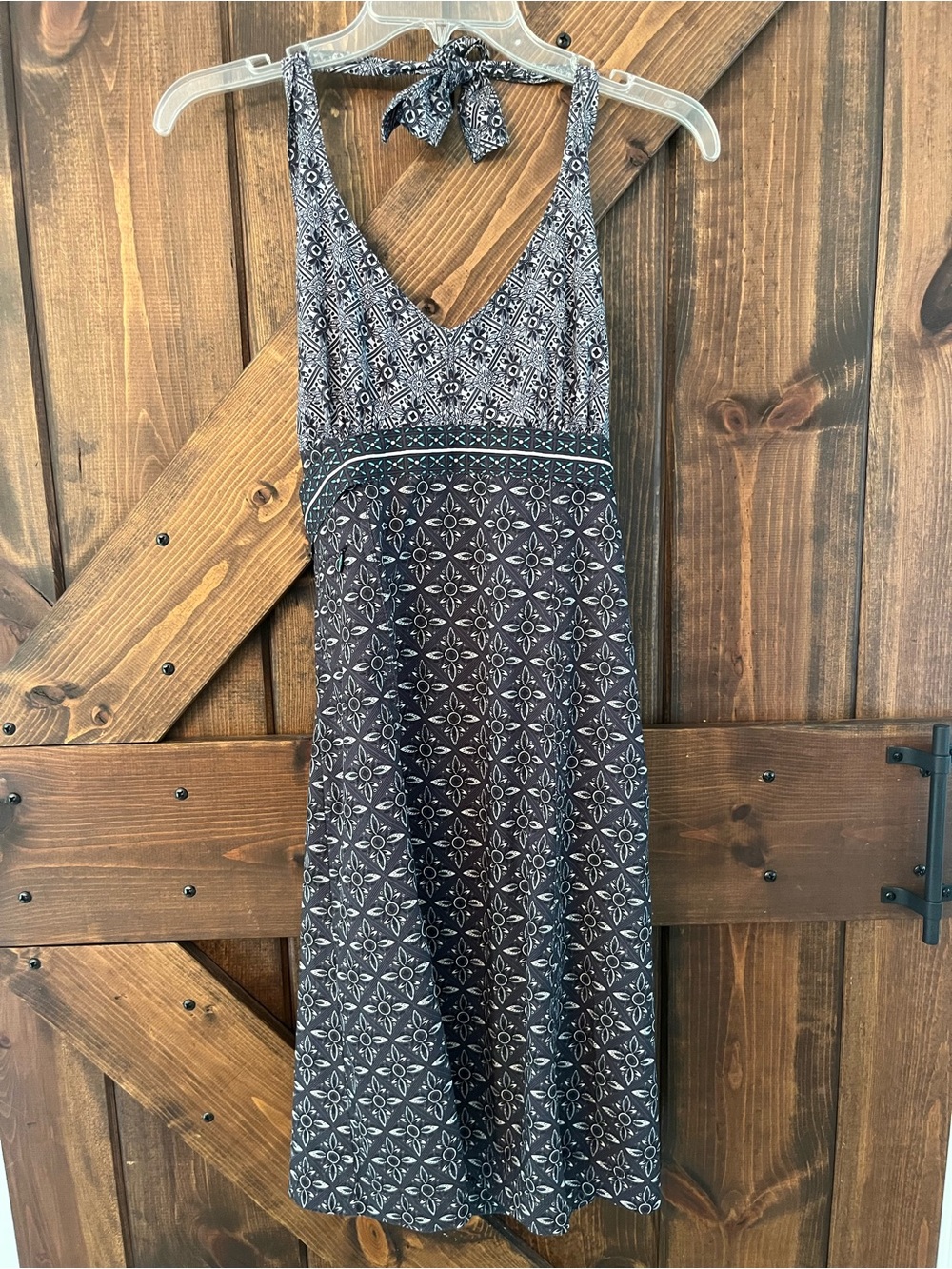 Women’s Sleeveless Black Patterned Halter Dress- Small- lightweight- side zip